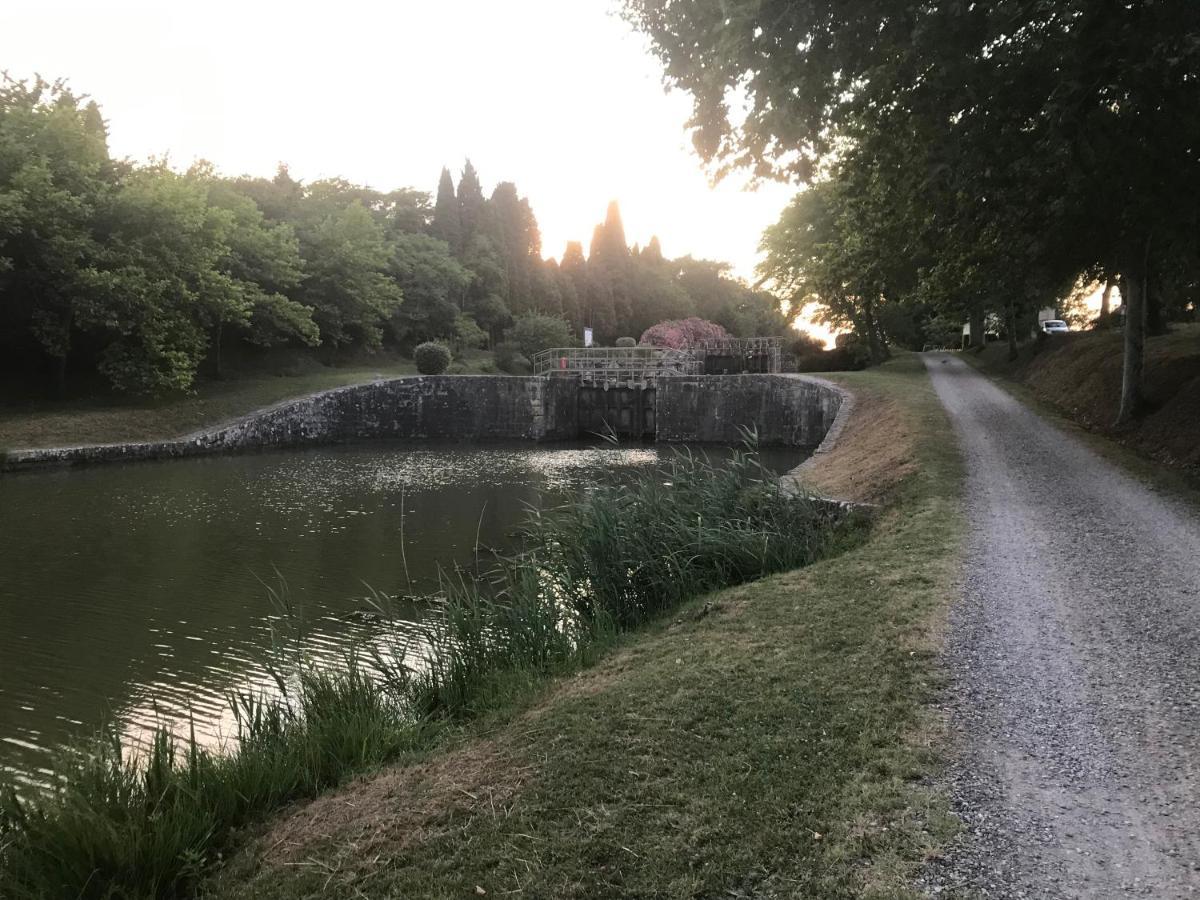 Le Clos Saint Michel Carcassonne Esterno foto